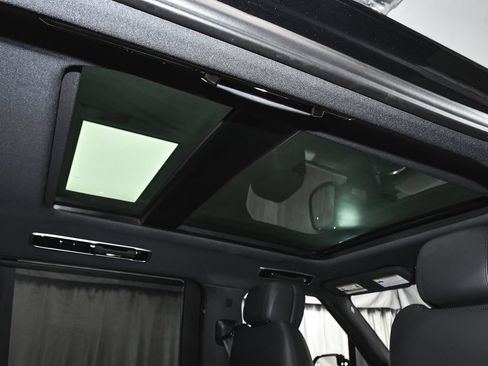 Used 2025 Land Rover Range Rover Long Wheelbase SE AWD/4WD image 60