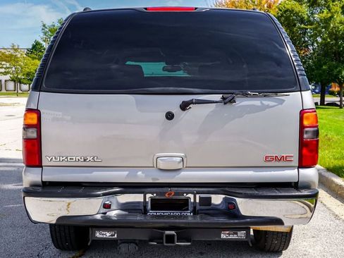 Used 2005 GMC Yukon XL 2500 SLT w/ SLT Preferred Equipment Group image 15
