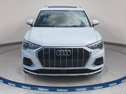 Used 2020 Audi Q3 2.0T Premium w/ Convenience Package AWD/4WD image 3