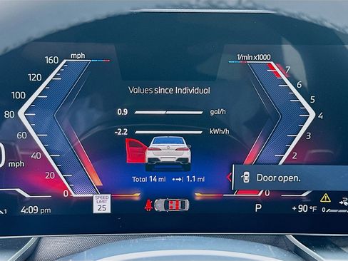 New 2026 BMW 750e xDrive w/ Premium Package image 9