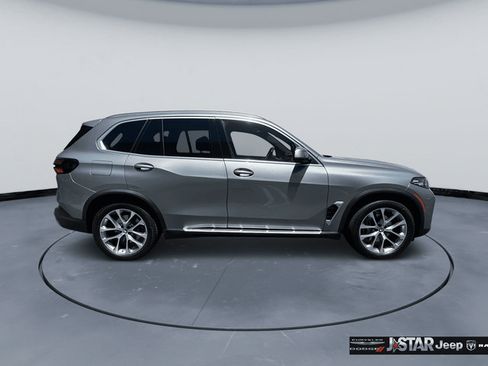 Used 2025 BMW X5 xDrive40i w/ Climate Comfort Package AWD/4WD image 4