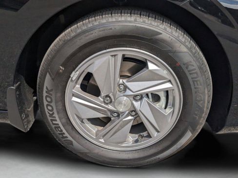 New 2026 Hyundai Elantra SE FWD image 15