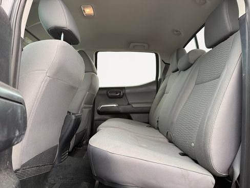 Used 2019 Toyota Tacoma SR5 AWD/4WD image 13