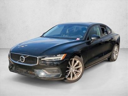 Used 2020 Volvo S60 T6 Momentum w/ Protection Package Premier