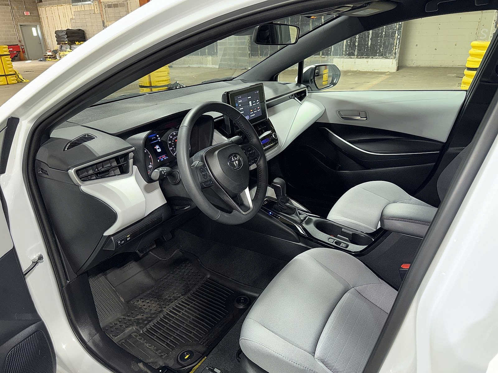 Used 2024 Toyota Corolla SE FWD image 27