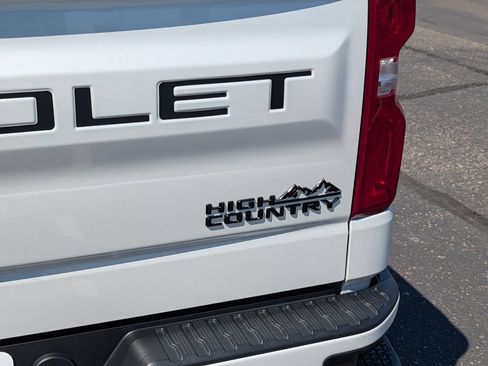 Used 2023 Chevrolet Silverado 1500 High Country w/ High Country Premium Package AWD/4WD image 6