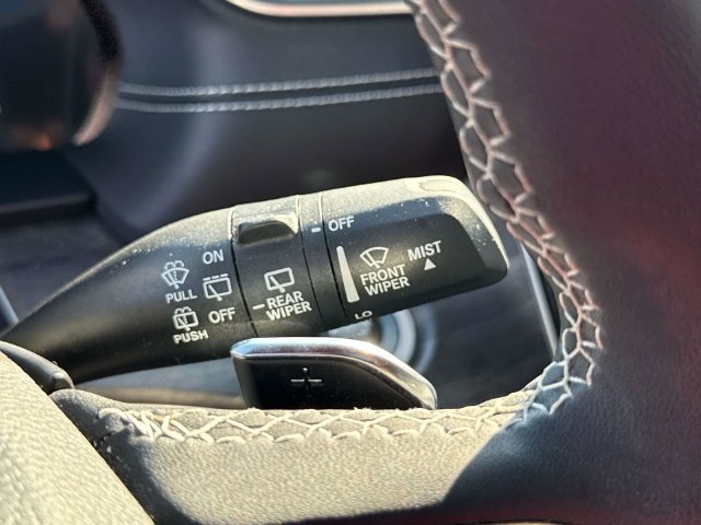 Used 2023 Jeep Grand Cherokee Limited AWD/4WD image 27
