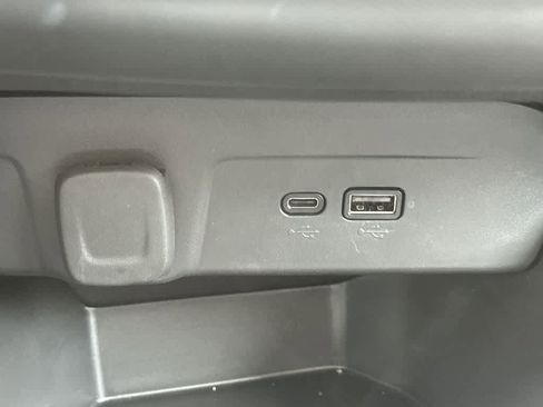 Used 2025 Chevrolet Trax LS FWD image 17