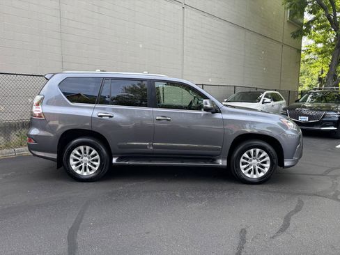 Used 2016 Lexus GX 460 w/ Premium Package AWD/4WD image 2