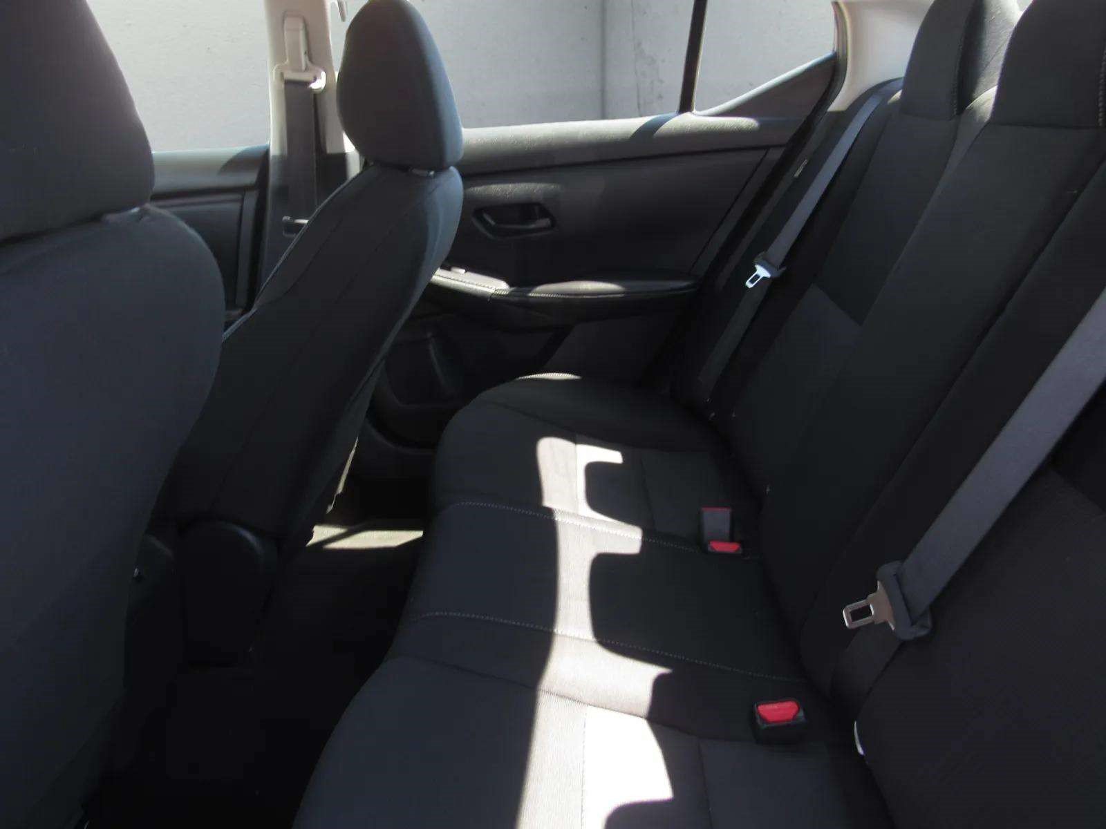 Used 2024 Nissan Sentra SV FWD image 12