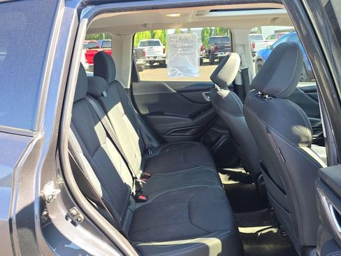 Used 2019 Subaru Forester Premium AWD/4WD image 12