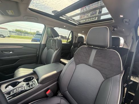 Used 2026 Honda Pilot Elite image 14