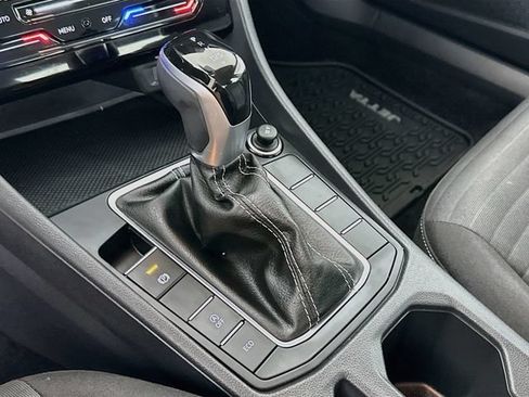 Certified 2025 Volkswagen Jetta S FWD image 16