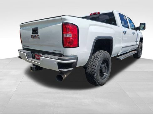 Used 2019 GMC Sierra 2500 Denali w/ Duramax Plus Package AWD/4WD image 13