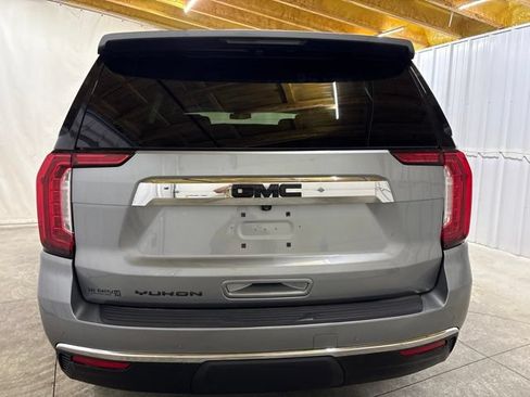 Used 2023 GMC Yukon SLT AWD/4WD image 7