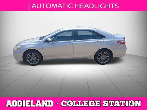 Used 2017 Toyota Camry SE FWD image 8