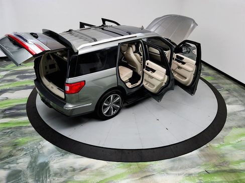 Used 2019 Lincoln Navigator Reserve w/ Cargo Package image 39