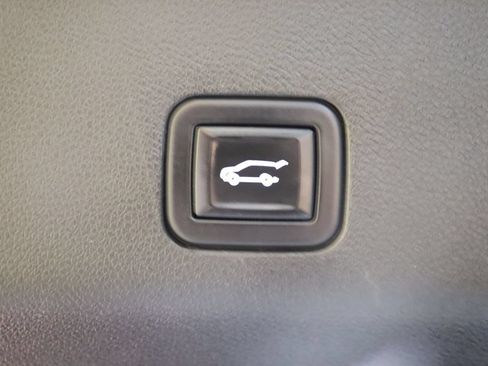 Used 2024 GMC Yukon XL Denali Ultimate AWD/4WD image 71