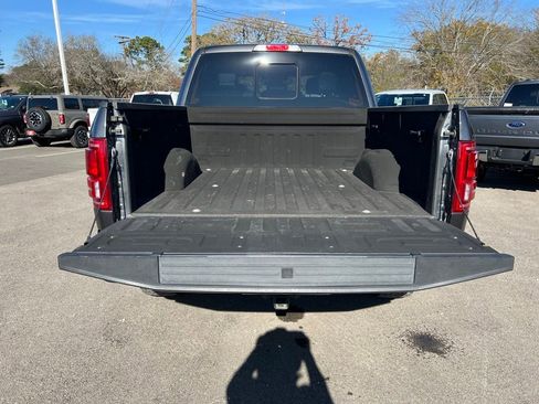 Used 2017 Ford F150 Platinum w/ Equipment Group 701A Luxury image 45