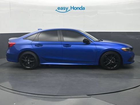 Used 2023 Honda Civic Sport image 8