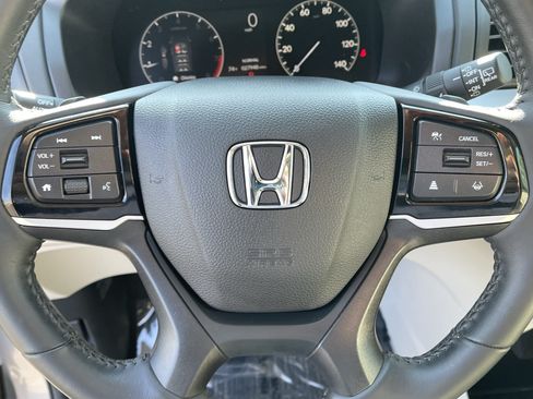 Used 2025 Honda Odyssey EX-L image 21