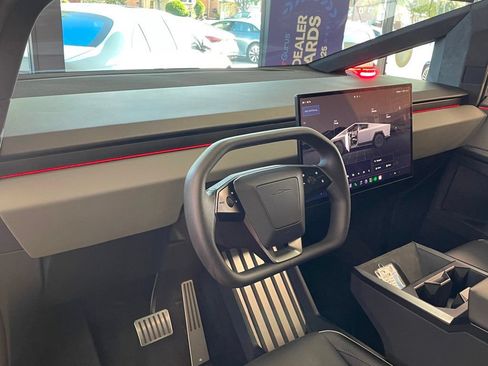 Used 2024 Tesla Cybertruck AWD Crew Cab image 14