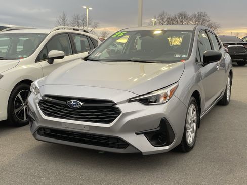 Certified 2025 Subaru Impreza 2.0i image 6