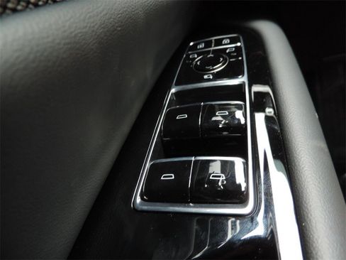 New 2026 Cadillac Optiq Luxury 2 image 20