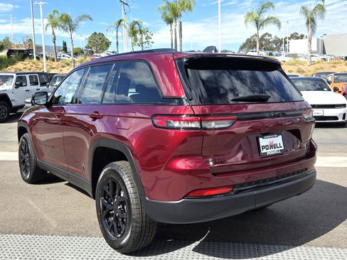 New 2025 Jeep Grand Cherokee 4WD image 3