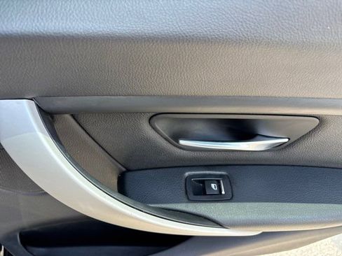Used 2017 BMW 320i Sedan RWD image 48