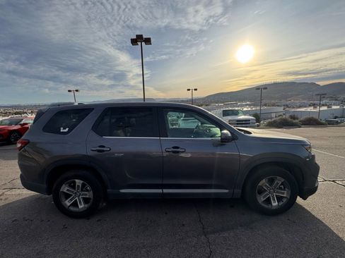 Used 2023 Honda Pilot EX-L image 6