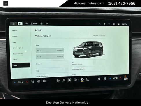 Used 2023 Rivian R1S Adventure image 34