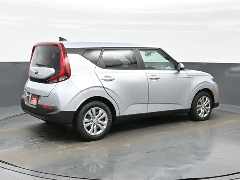Used 2020 Kia Soul LX image 6