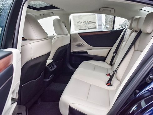 New 2025 Lexus ES 350 w/ Premium Package image 17