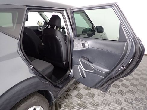 Used 2025 Kia Soul LX w/ LX Technology Package FWD image 29