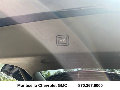 Certified 2023 Chevrolet Traverse LT FWD image 30