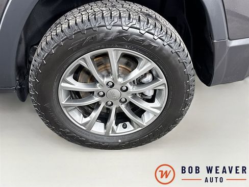 Used 2021 Jeep Cherokee Latitude Lux w/ Comfort/Convenience Group AWD/4WD image 37
