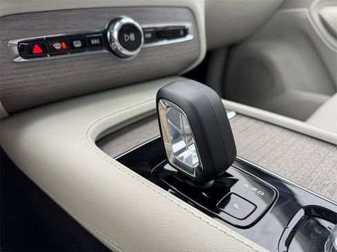 Certified 2023 Volvo XC90 B6 Core w/ Climate Package image 14