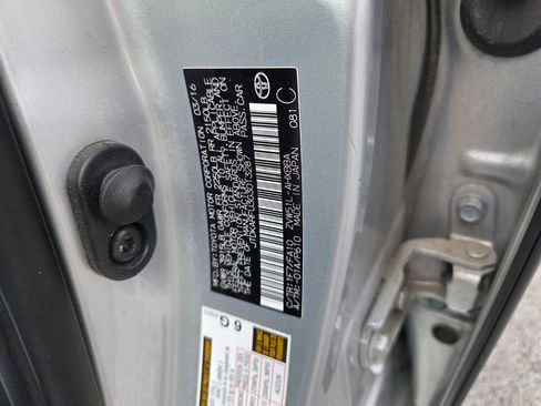 Used 2016 Toyota Prius Four FWD image 21