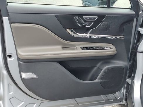 Certified 2023 Lincoln Corsair AWD w/ Equipment Group 101A image 8