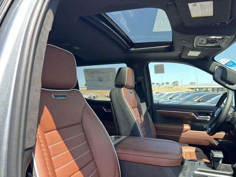 New 2026 GMC Sierra 1500 Denali Ultimate w/ LPO, Black Badging Package AWD/4WD image 33