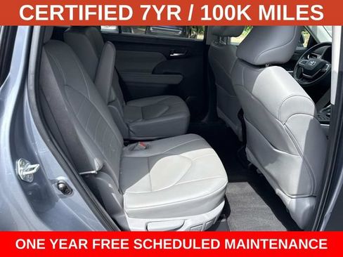 Used 2023 Toyota Highlander XLE FWD image 11