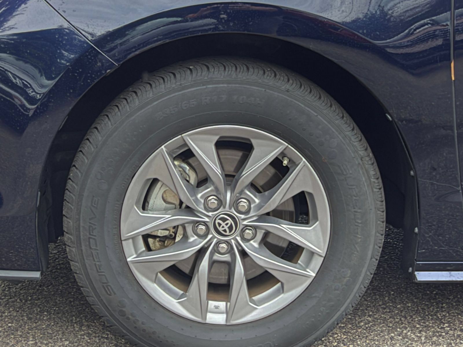Used 2025 Toyota Sienna XLE FWD image 31
