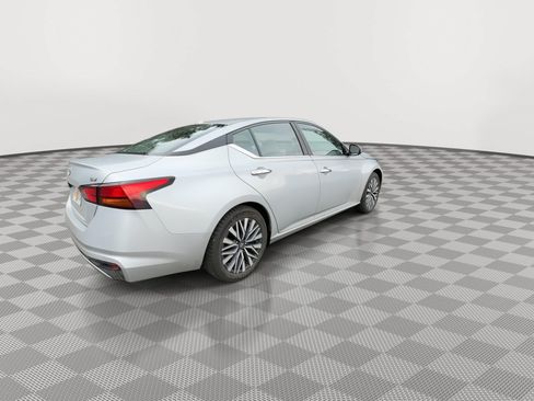 Used 2023 Nissan Altima 2.5 SV FWD image 8