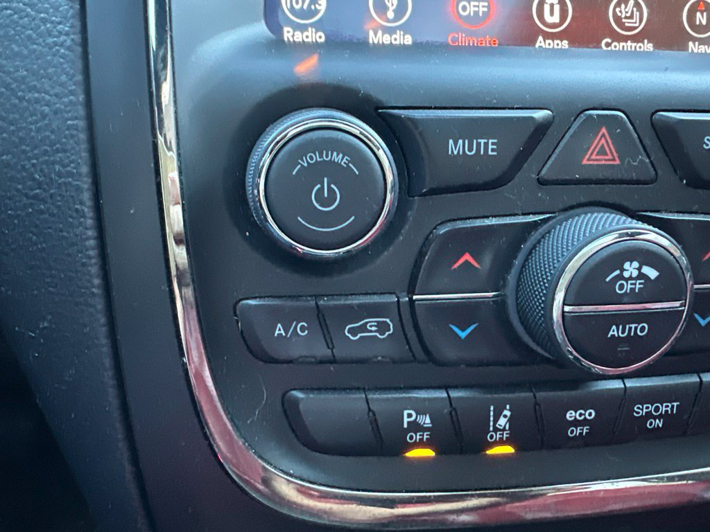 Used 2018 Dodge Durango R/T w/ Technology Group AWD/4WD image 20