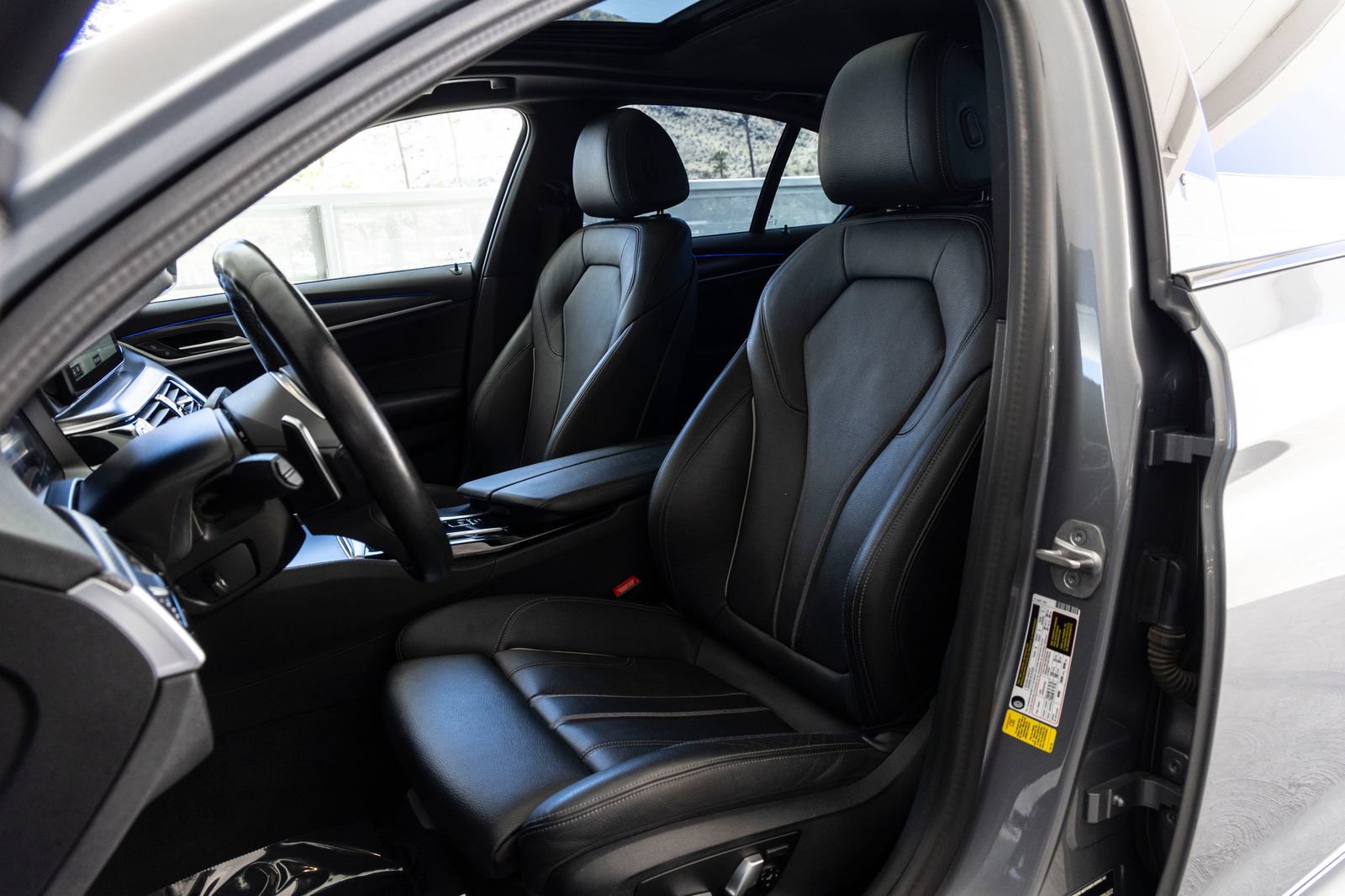 Used 2023 BMW 540i w/ M Sport Package RWD image 16