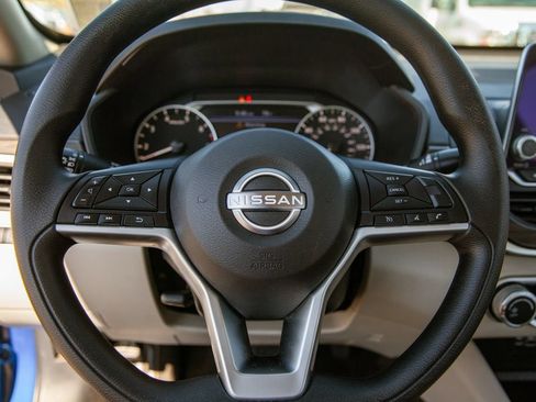 Used 2025 Nissan Altima 2.5 SV FWD image 17