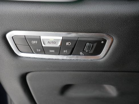 Used 2022 BMW X5 M50i image 18