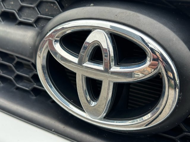 Used 2012 Toyota RAV4 4WD w/ Upgrade Value Pkg image 9