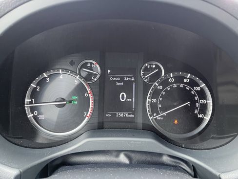 Used 2023 Lexus GX 460 Premium image 11